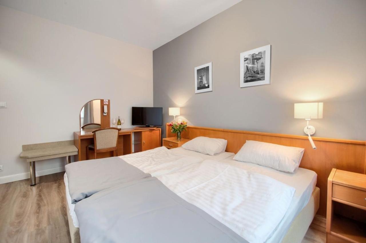 Hotel Taaakaryba *